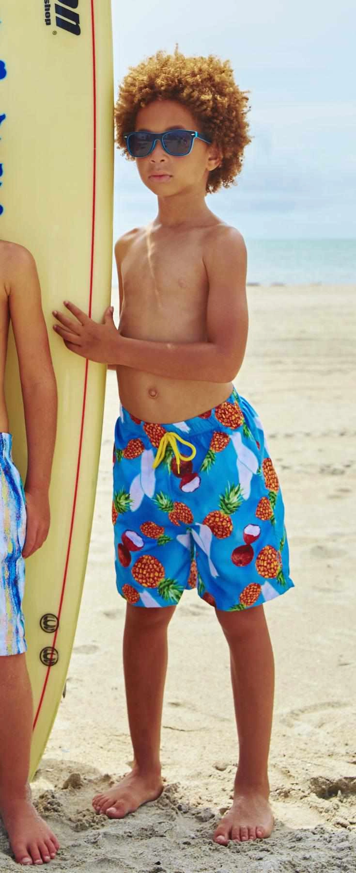 Jungs' Badehose: Der Sommer ruft! Coole Styles für Strand und Pool, Dein perfektes Badeparadies wartet auf dich.